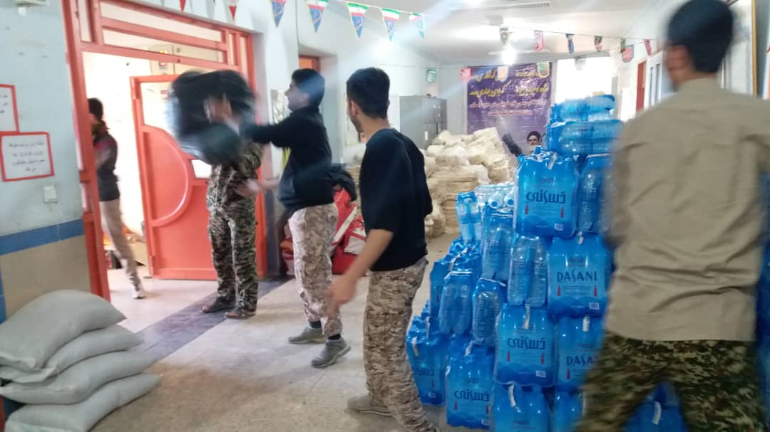 ۷۰ هزار پرس غذا توسط ستاد عتبات آذربایجان‌غربی در مناطق زلزله‌زده خوی توزیع شد.