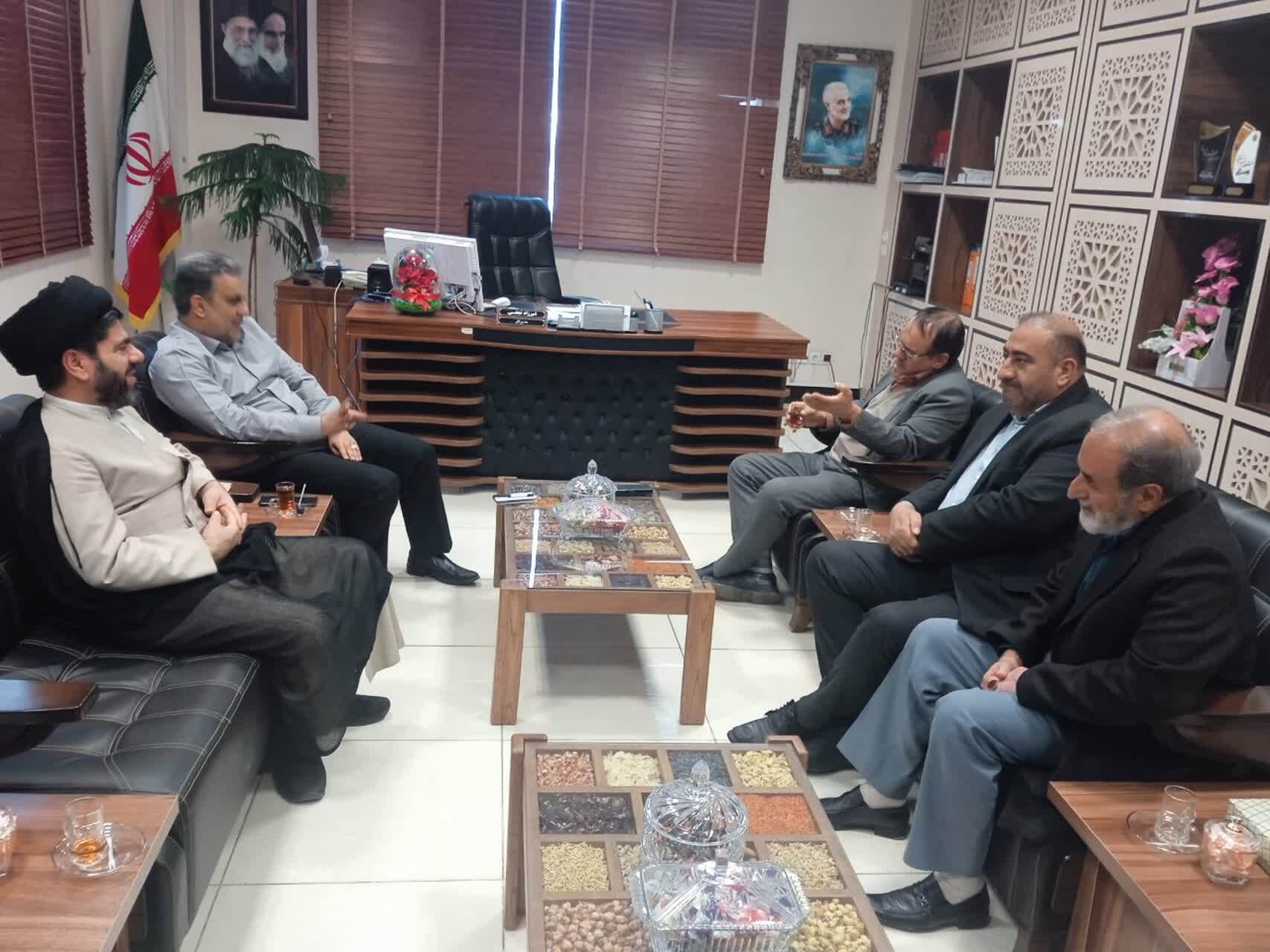 دیدار رئیس ستاد توسعه و بازسازی عتبات عالیات با مدیر کل منابع طبیعی استان لرستان