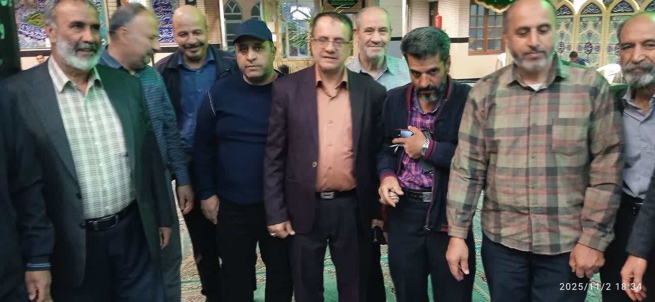 دیدار چهره به چهره رئیس ستاد توسعه و بازسازی عتبات عالیات استان لرستان با نمازگزاران شهرستان بروجرد