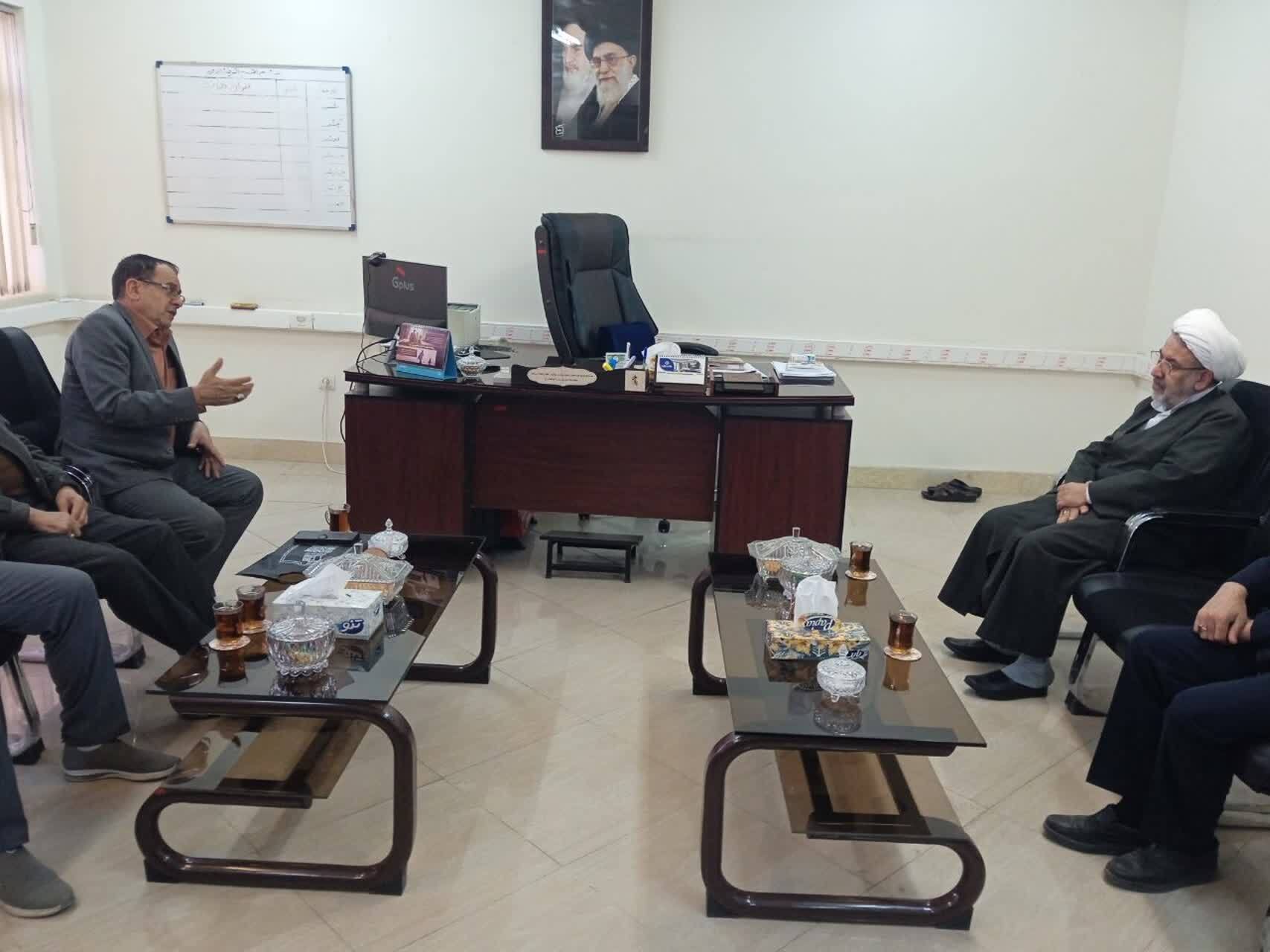 دیدار با مسئول دفتر نمایندگی ولیفقیه در سپاه حضرت ابوالفضل(ع) استان لرستان دیدار با مسئول دفتر نمایندگی ولیفقیه در سپاه حضرت ابوالفضل(ع) استان لرستان