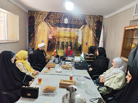 محفل هم اندیشی با گروه دختران مهدیاران لرستان