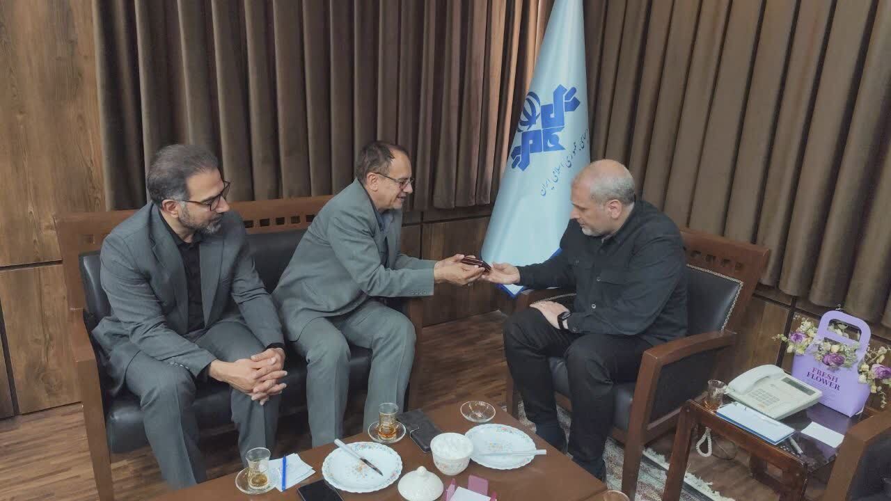 جلسه با مدیر کل صدا وسیمای استان لرستان جلسه با مدیر کل صدا وسیمای استان لرستان