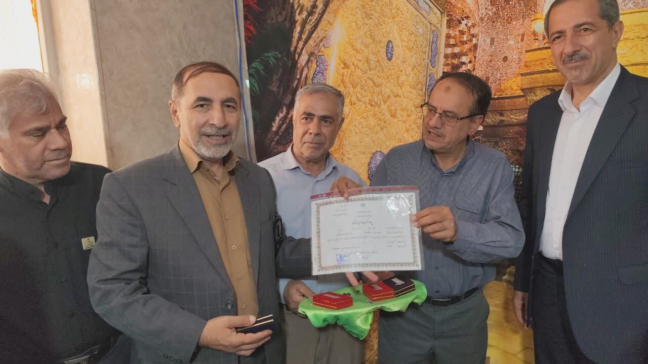 حضور نماینده مجلس شورای اسلامی در ستاد توسعه و بازسازی عتبات عالیات استان لرستان حضور نماینده مجلس شورای اسلامی در ستاد توسعه و بازسازی عتبات عالیات استان لرستان